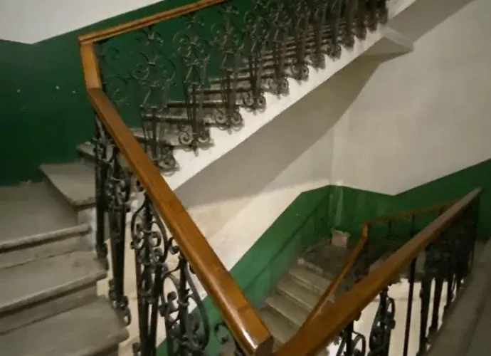 возле вокзала в сердце одессы студія